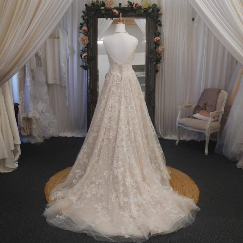 Maggie Sotterio Lace pre-Loved Wedding Gown