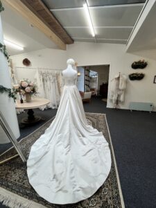 Rara Avis – Lauren