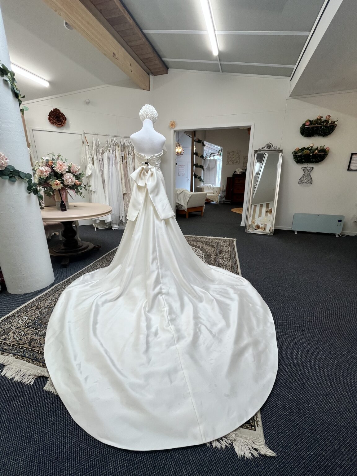 Eva Lendel Pre-Loved Wedding Dress