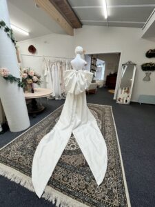 Eva Lendel Pre-Loved Wedding Dress